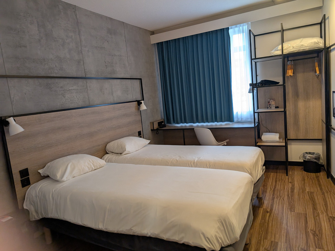 宜必思那慕尔中心酒店主图