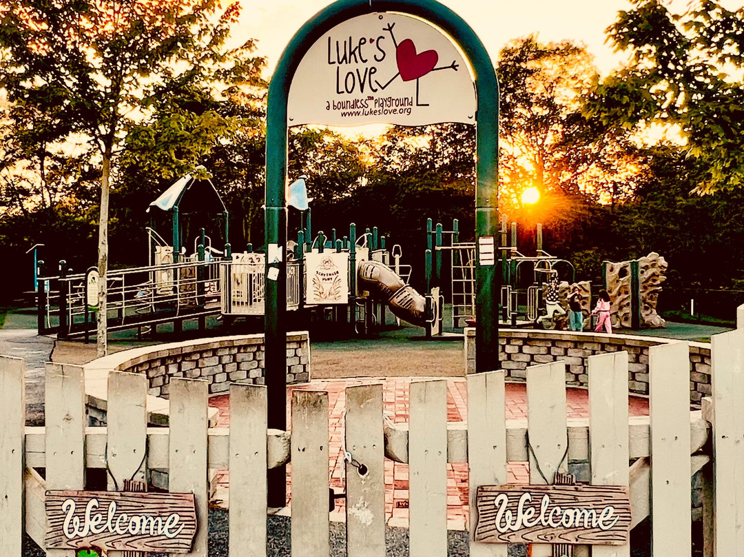 Luke's Love Boundless Playground-West Barnstable必去景点