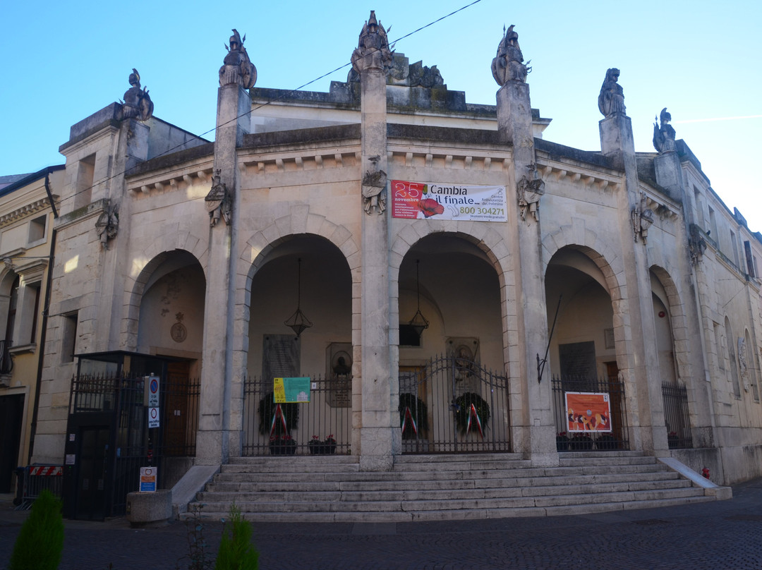 Gran Guardia-罗维戈必去景点