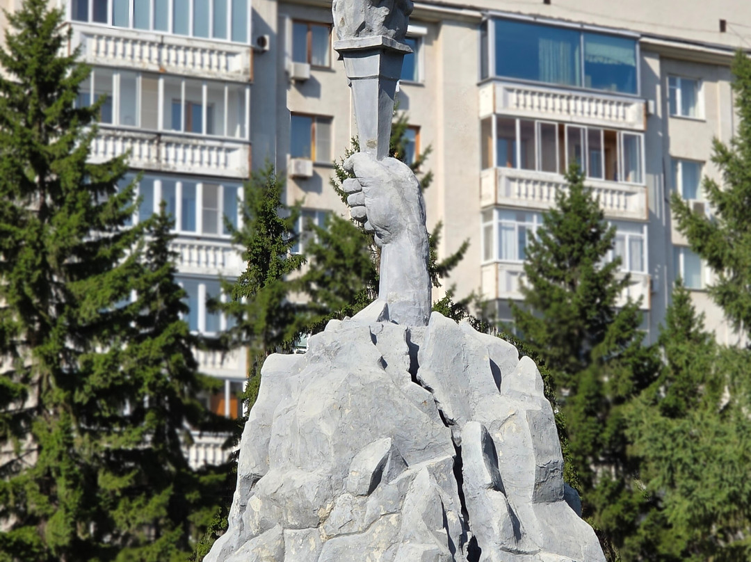 Monument to the Heroes of the Revolution-新西伯利亚必去景点