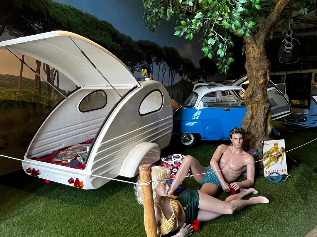 Zylinderhaus Nostalgie & Oldtimer Museum-贝恩卡斯特尔－屈斯必去景点