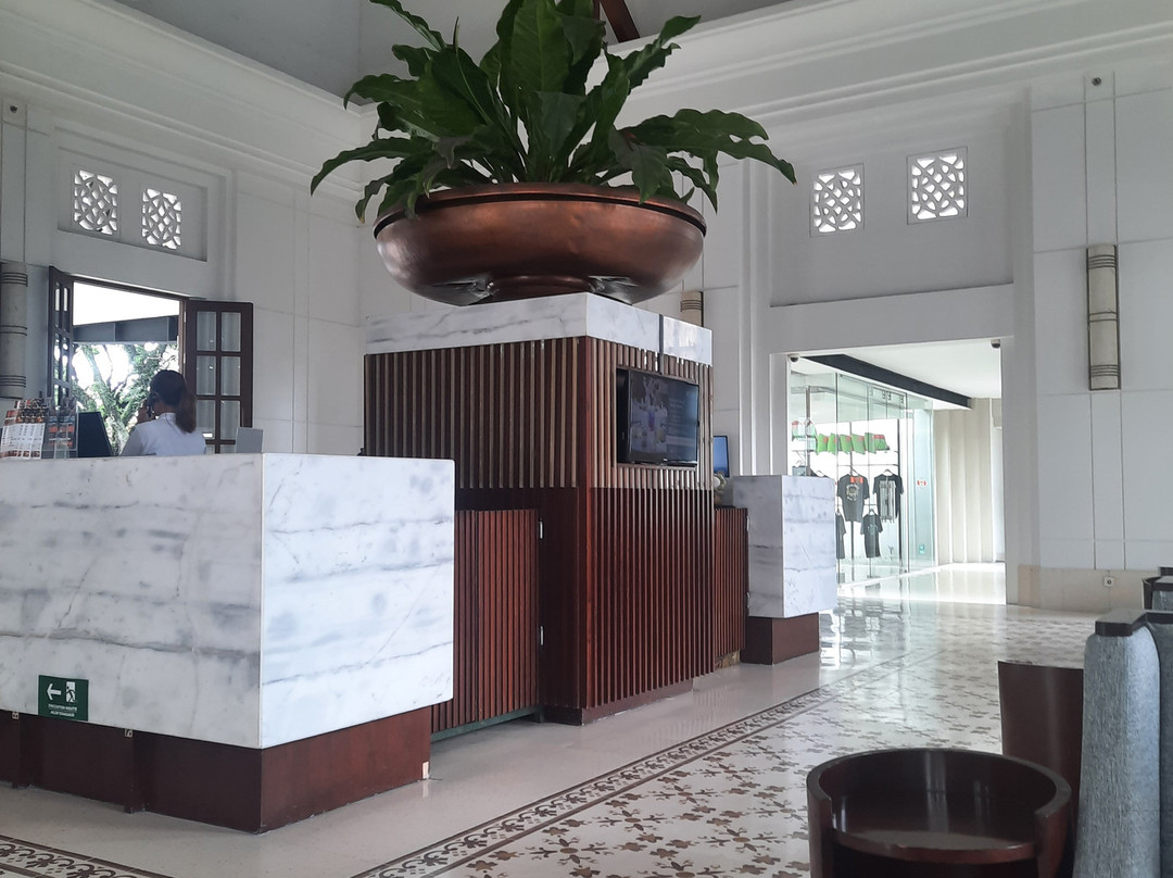 玛琅哈里斯会议酒店主图