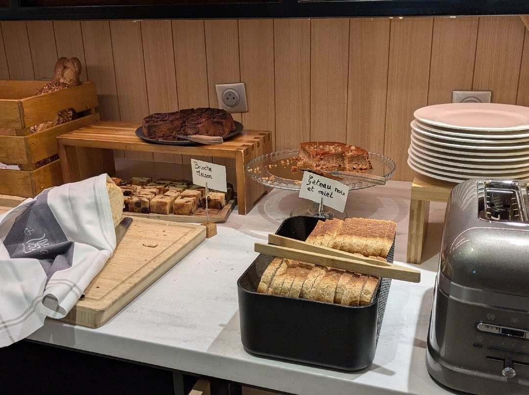 科里亚阿维尼翁库缇娜TGV车站酒店主图