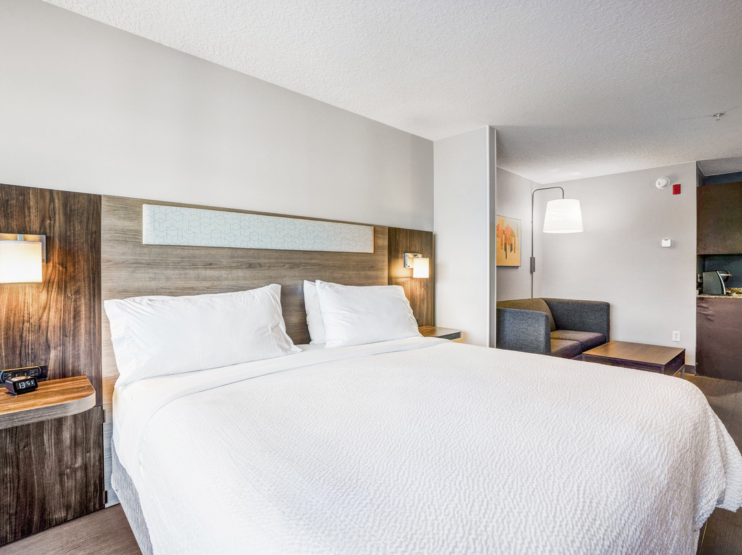 杰克逊维尔-梅波特/海滩快捷假日&套房酒店主图