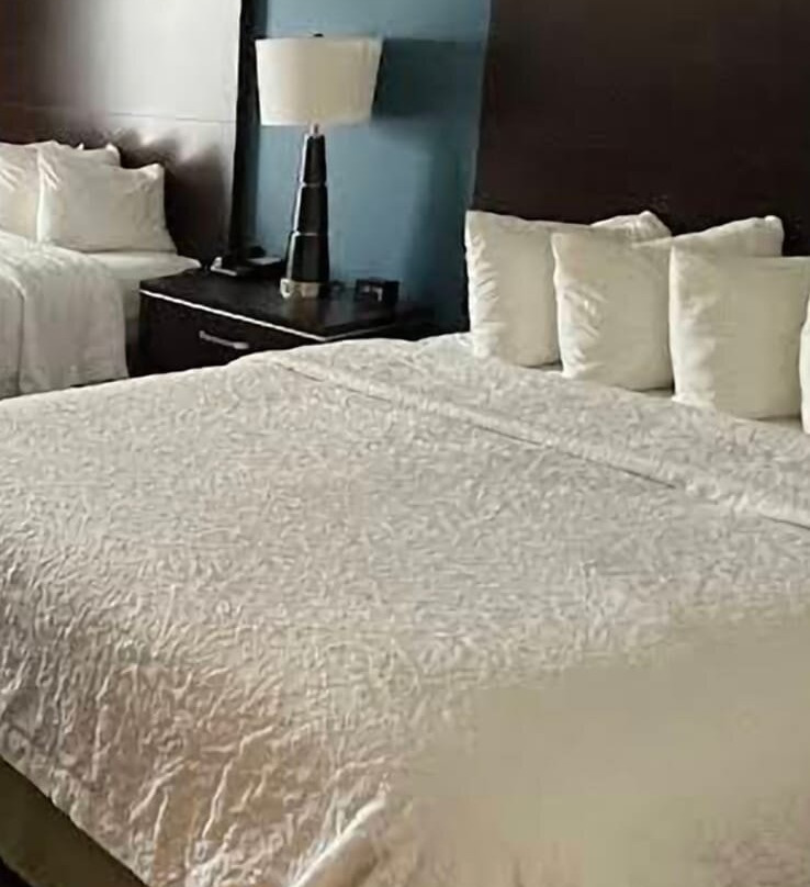 Hampton Inn & Suites by Hilton Regina East Gate主图