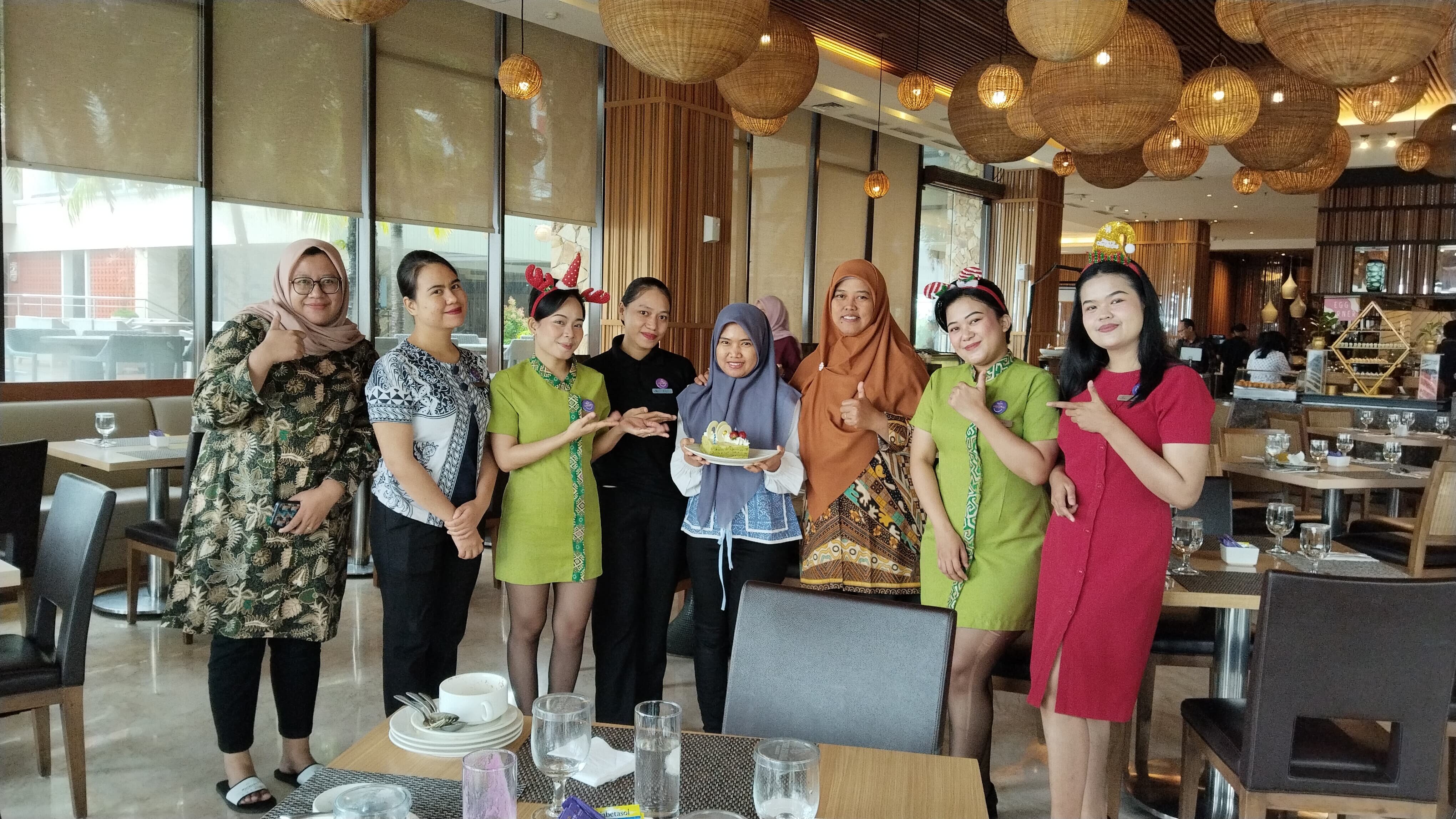 The Rinra Makassar-官方