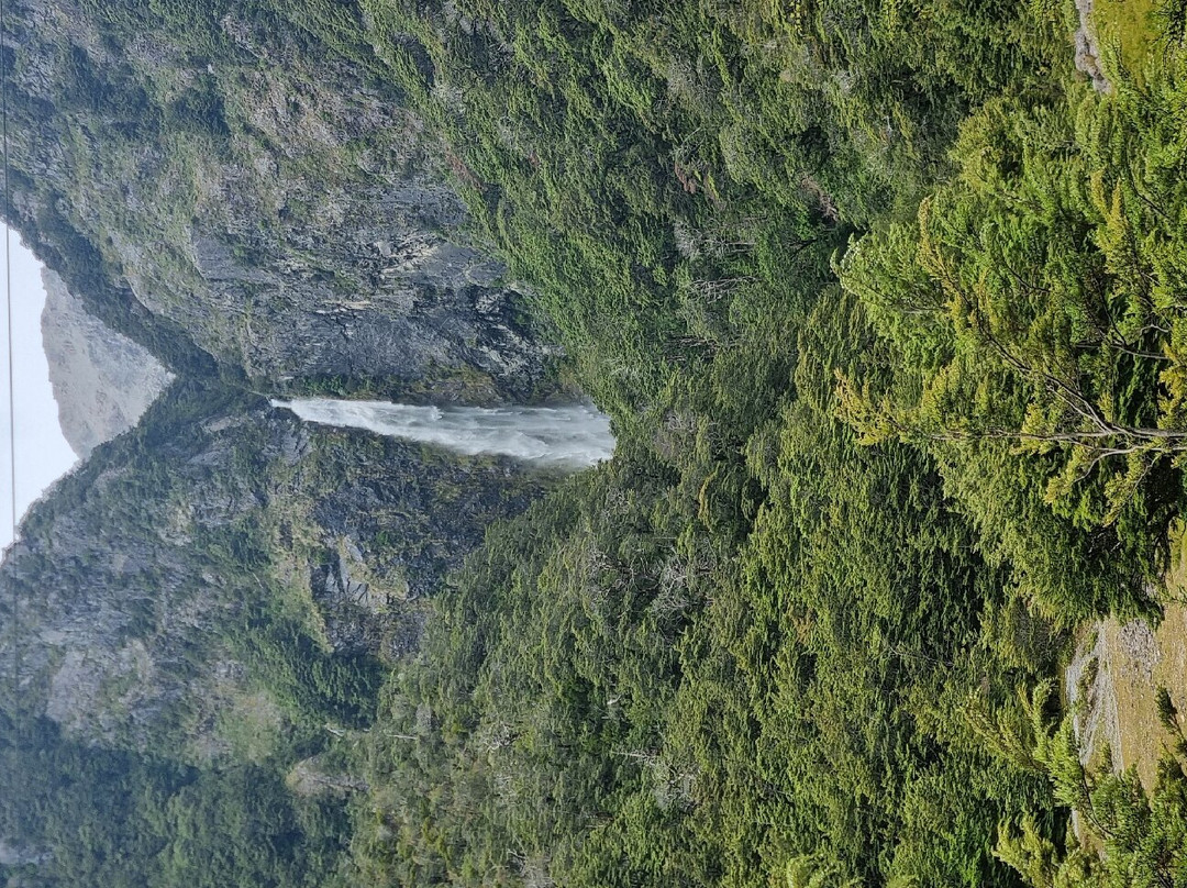 Devils Punchbowl Walking Track-亚瑟隘口国家公园必去景点