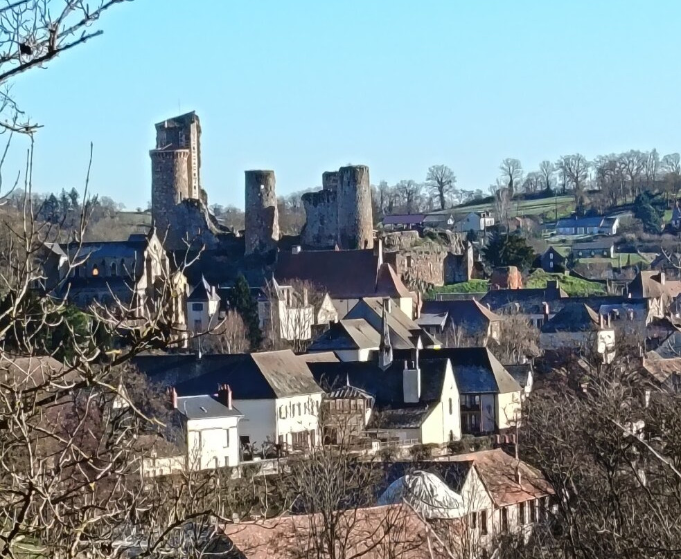 Eglise Saint-Pierre de Chateloy-Herisson必去景点