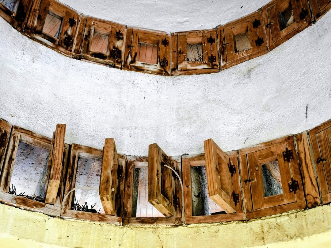 Dolmenes de Corominas-埃斯特波纳必去景点