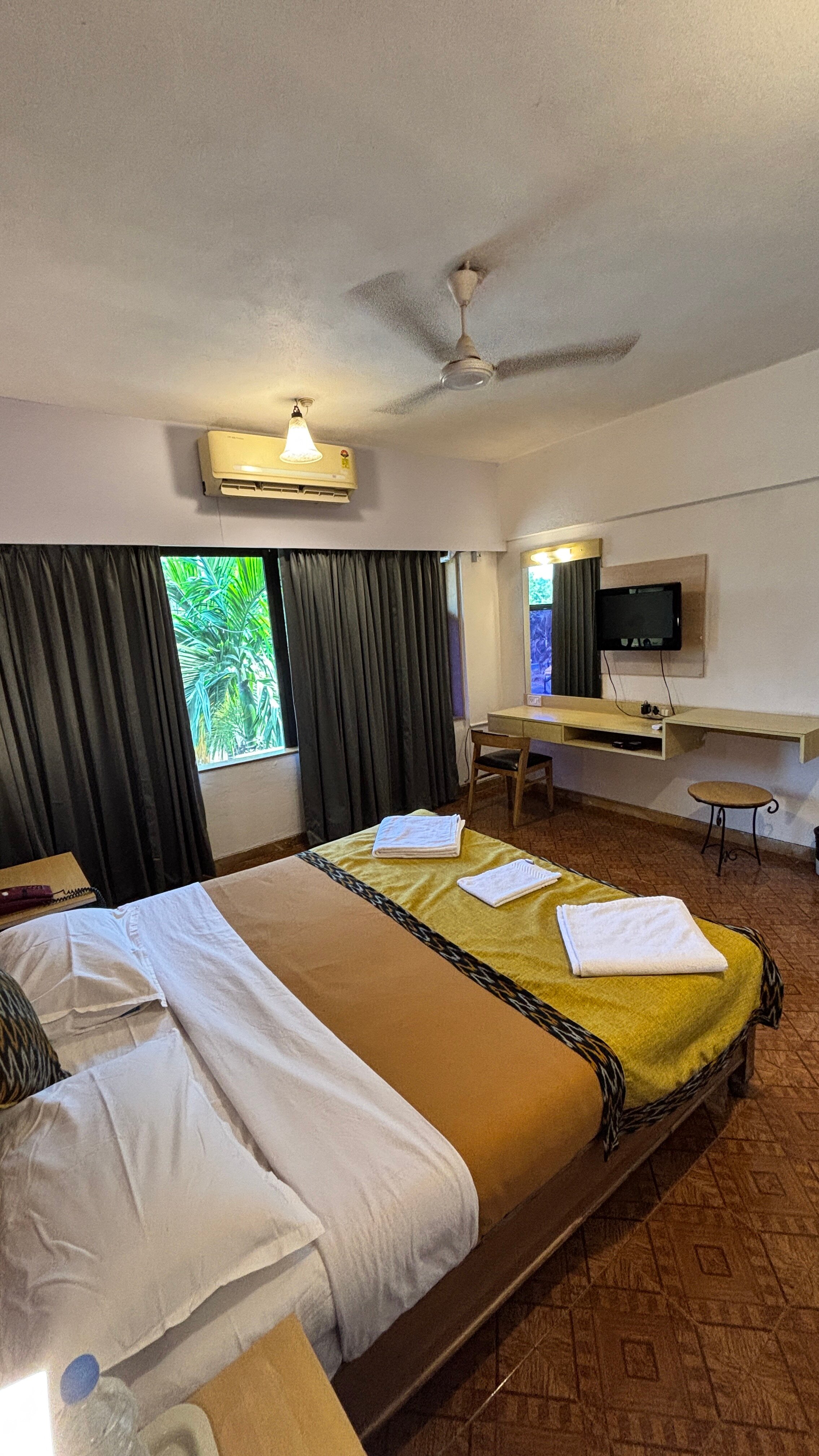 Konkan Crown - Resort & Club-客卧