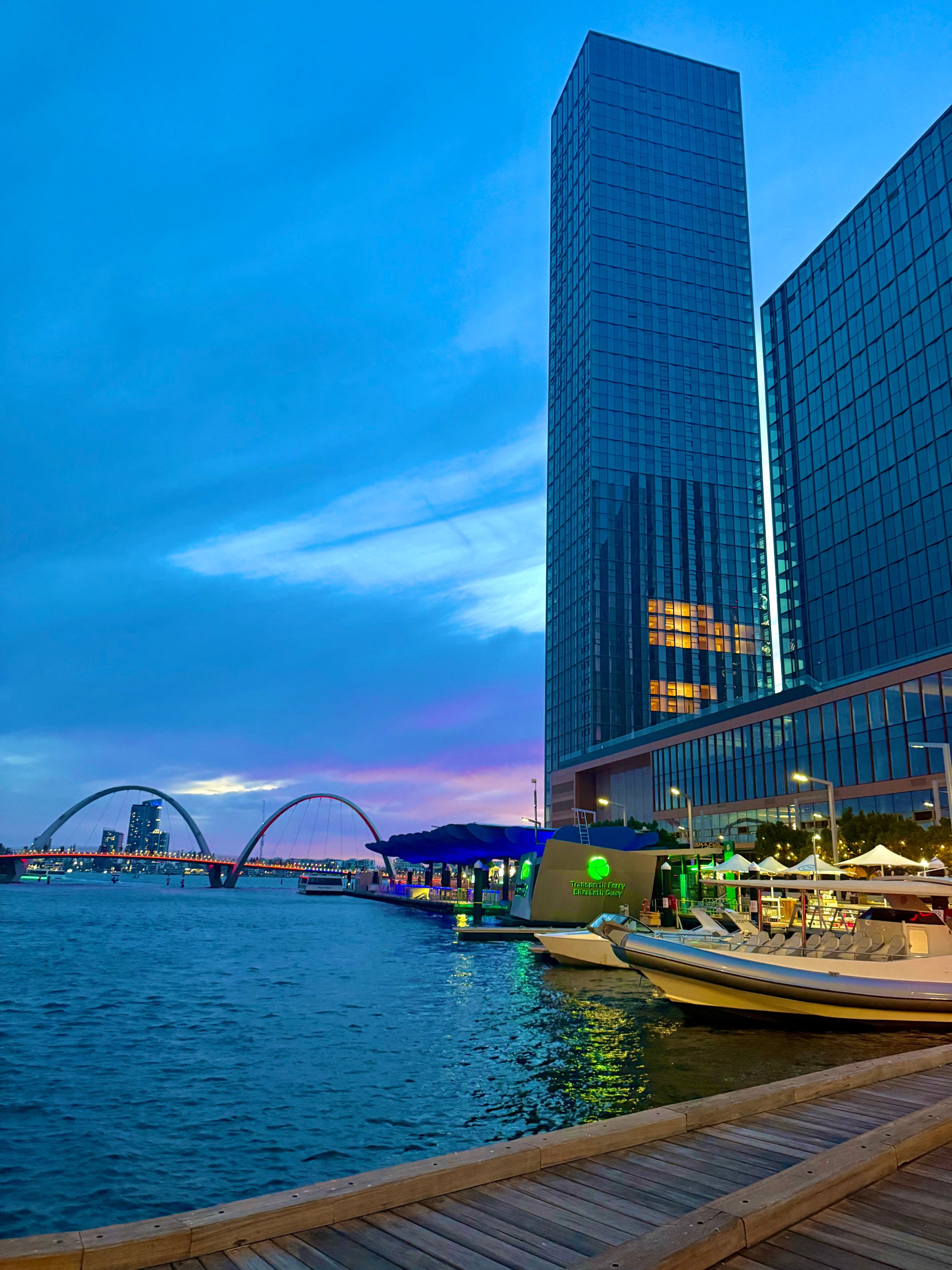 珀斯探索服务酒店-官方