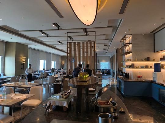 Royal Hometel Suites主图