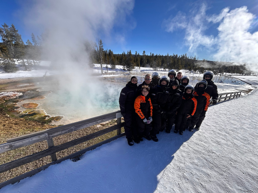 Two Top Snowmobile Rentals and Tours-西黄石镇必去景点