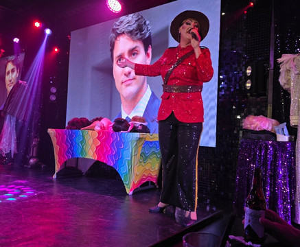 The Palm Cabaret and Bar-瓦拉塔港必去景点