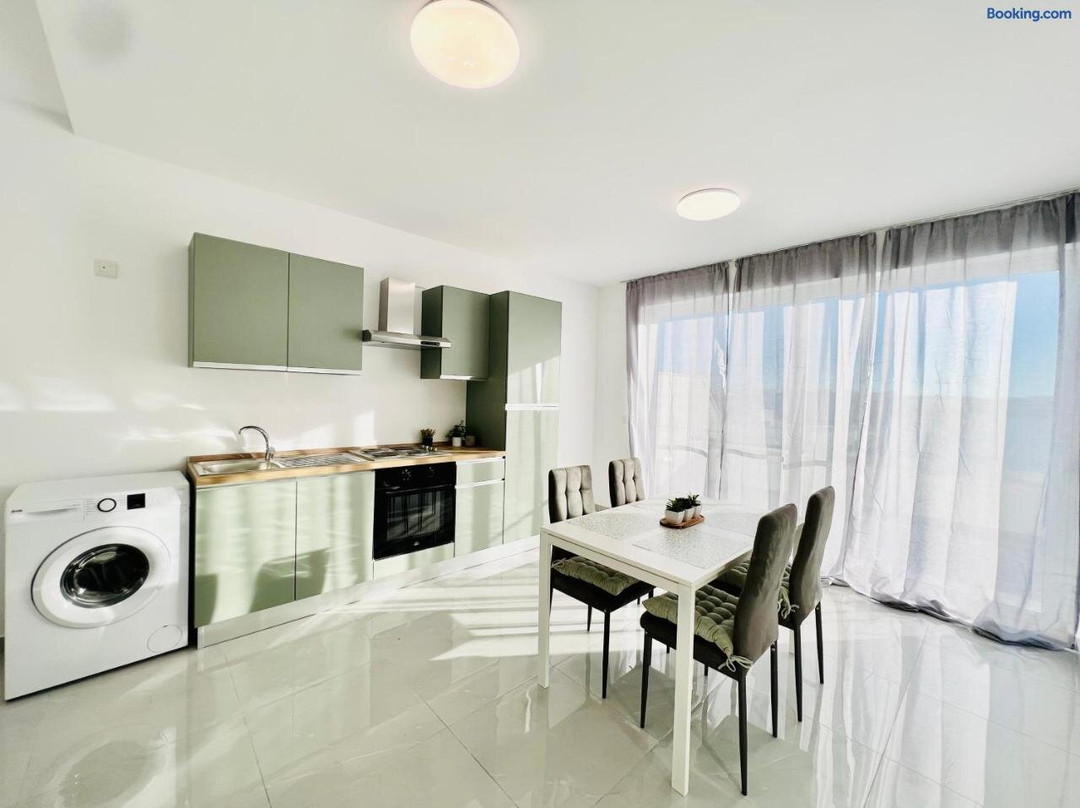 Sunshine Suites