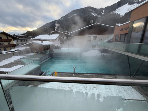 瓦尔萨阿尔卑运动温泉度假村主图