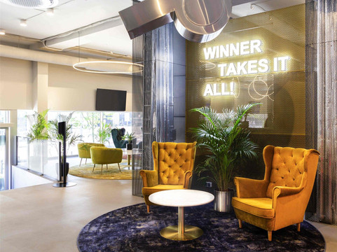 宜必思尚品考纳斯中心酒店