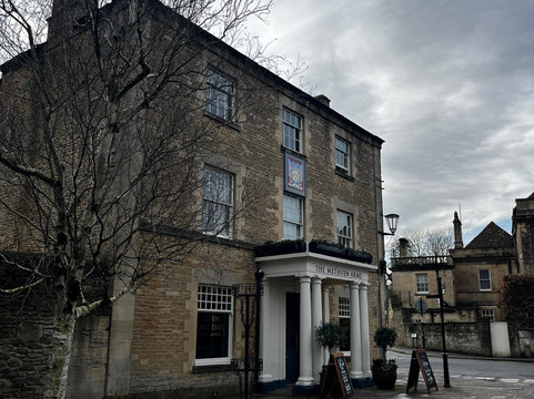 梅休因阿姆斯宾馆主图