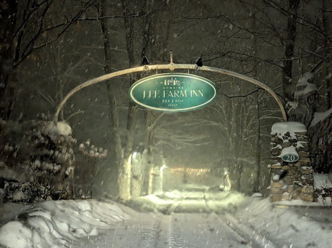 李农场旅店主图