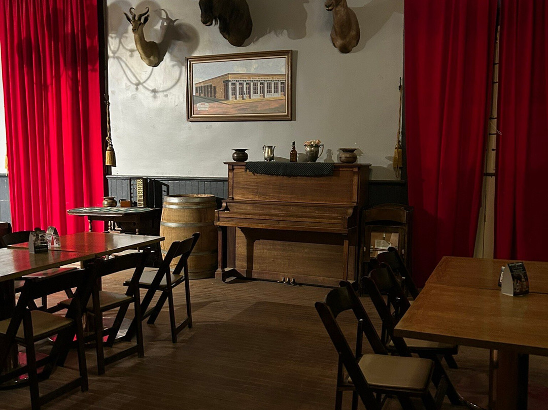 Wyatt Earp's Oriental Saloon & Theater-墓碑镇必去景点