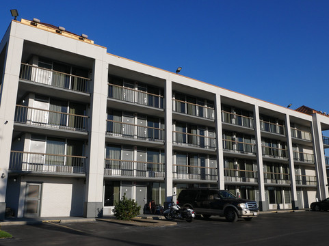 阿伦港巴顿坊西凯艺套房酒店主图