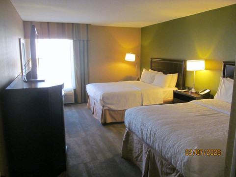 休伦港希尔顿恒庭酒店主图