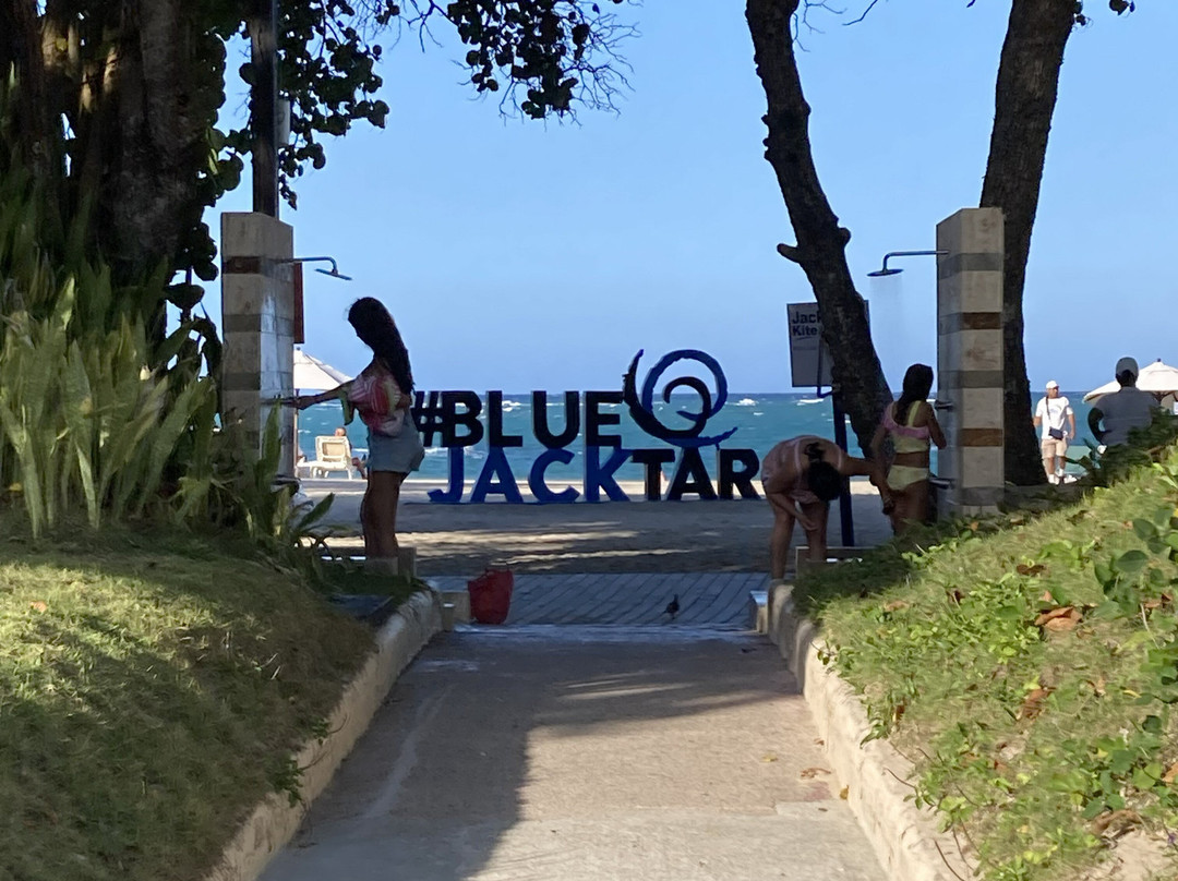 蓝杰塔酒店主图