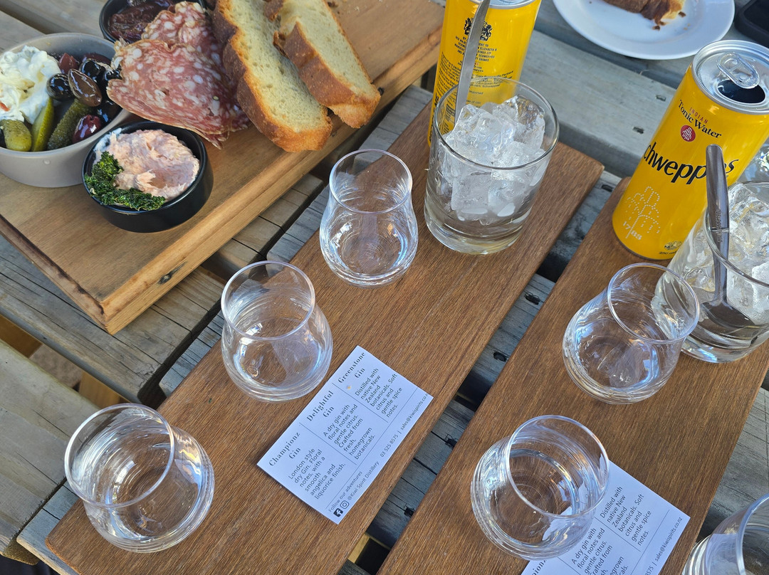 Kiwi Spirit Distillery-塔卡卡必去景点