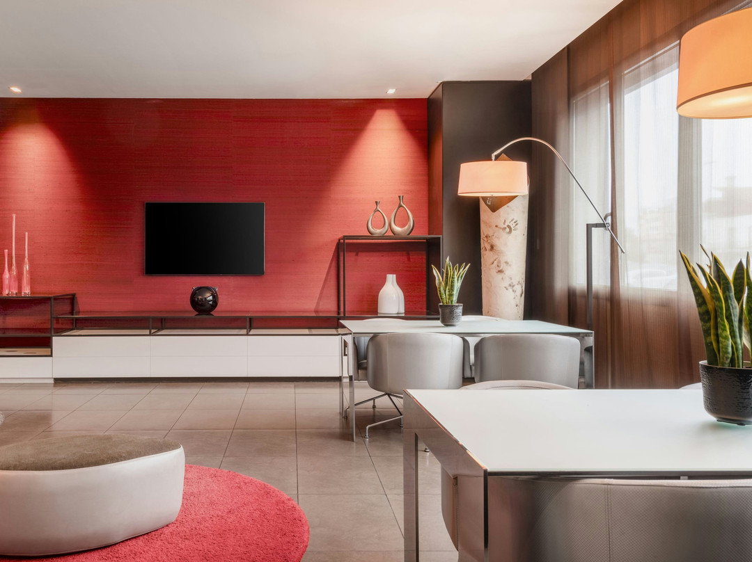 帕多瓦万豪AC酒店主图