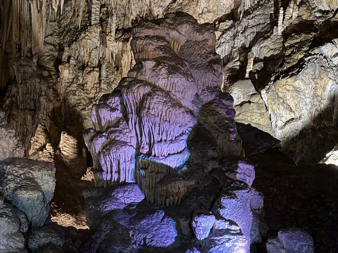 内尔哈溶洞 -内尔哈必去景点