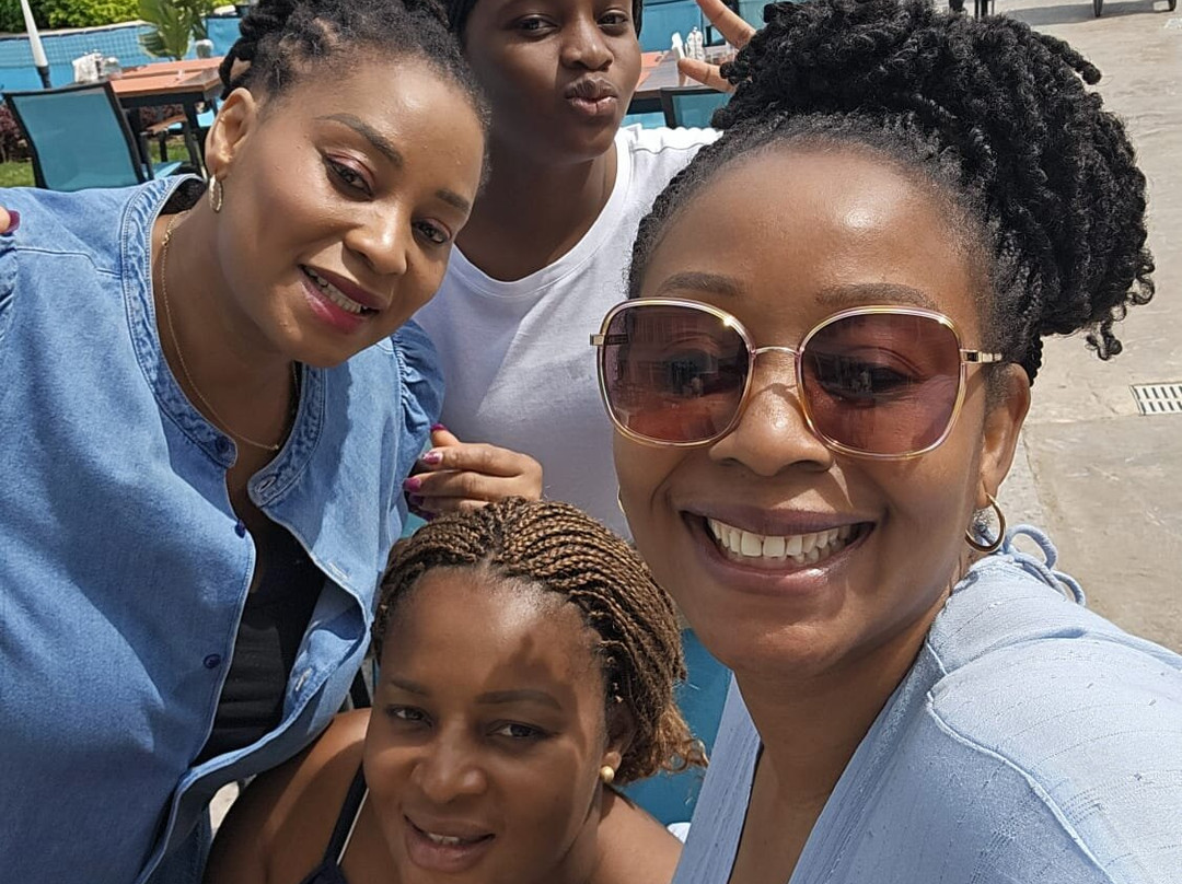 拉若自由酒店主图