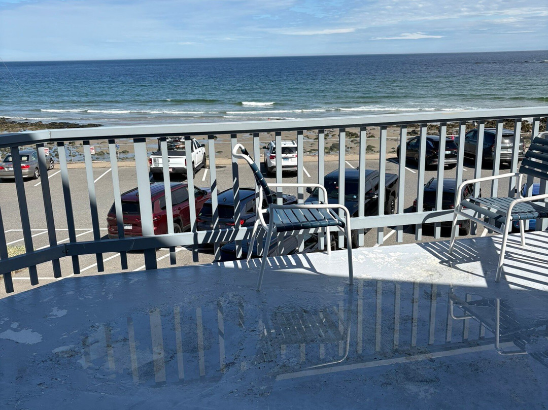 Lafayette's Oceanfront Resort主图