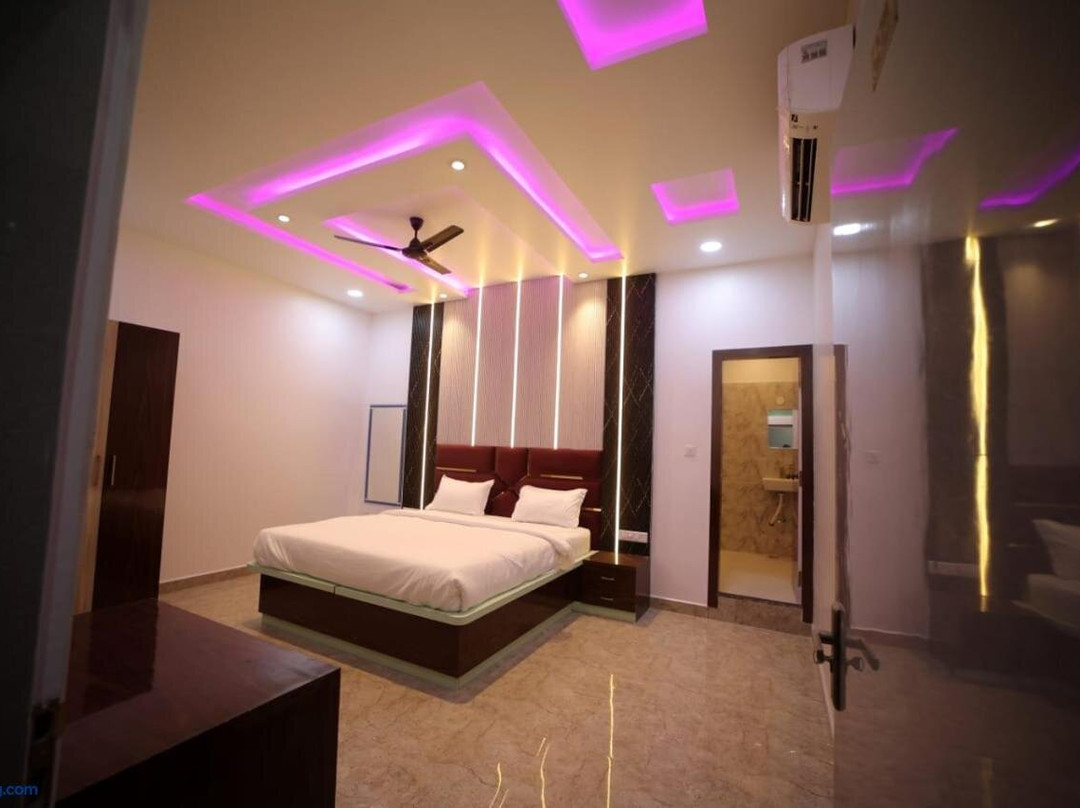 Red Velvet Hotel & Resort