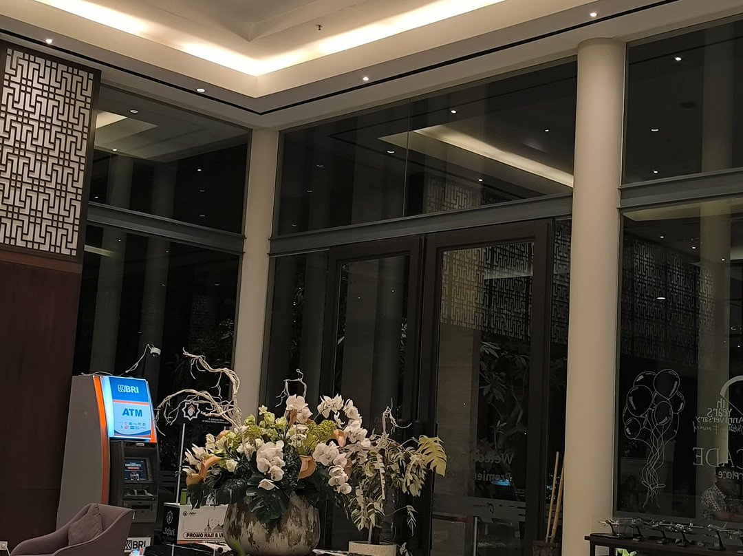 泗水机场普瑞米尔广场酒店主图