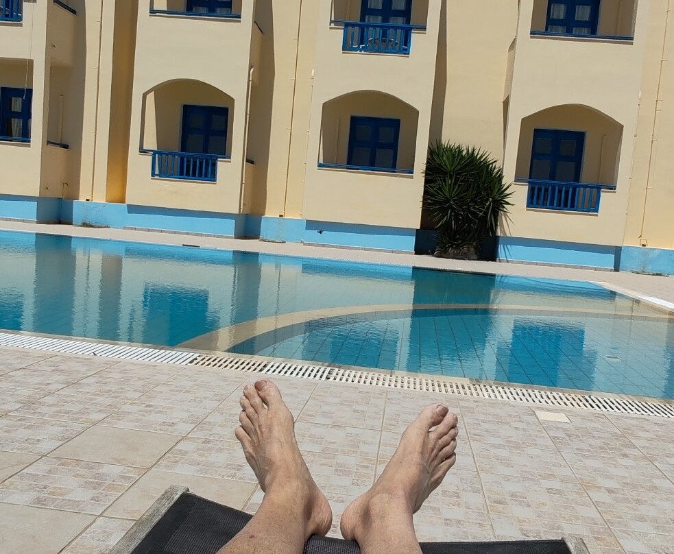 Sarris Hotel