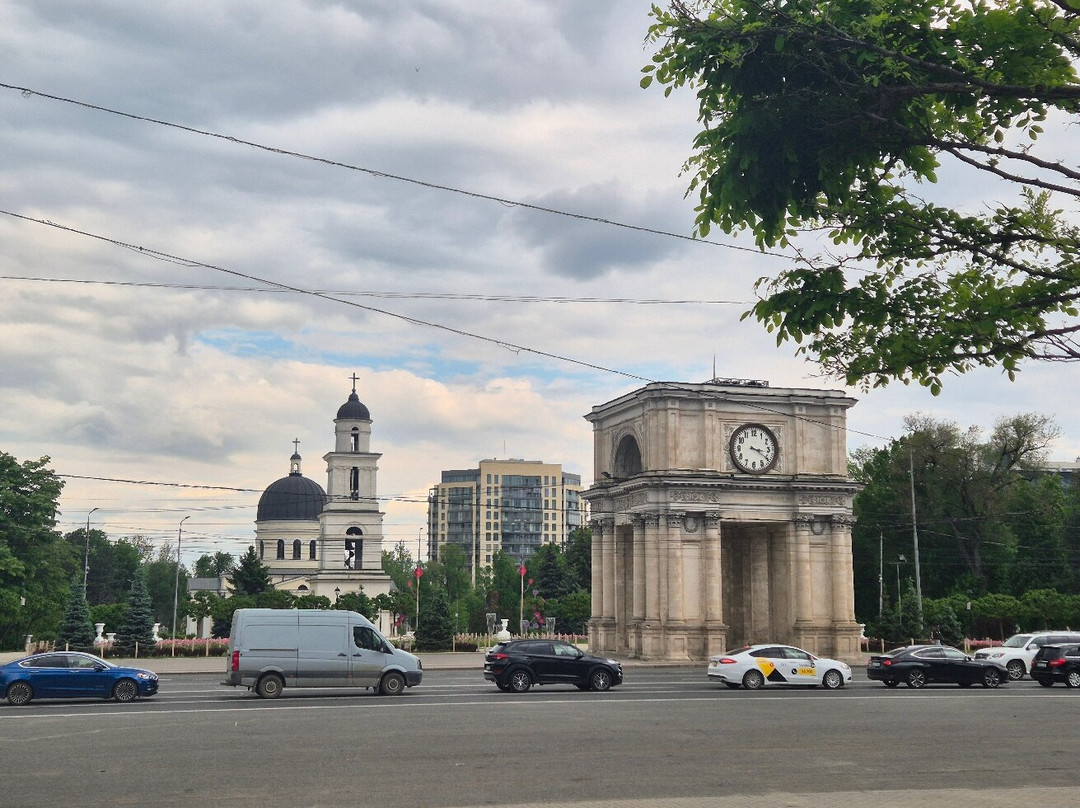 Triumphal Arch-基希讷乌必去景点