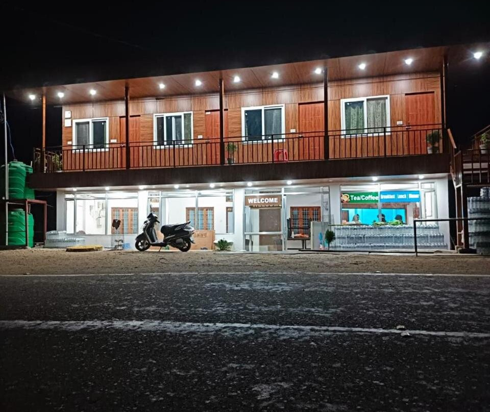 Hotel Amit Kedar Dham