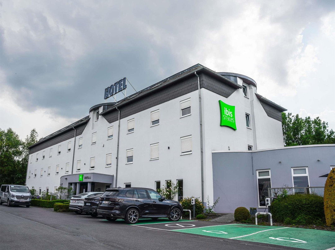 夏勒华酒店住宿-宜必思尚品沙勒罗瓦机场 Aero 44 酒店