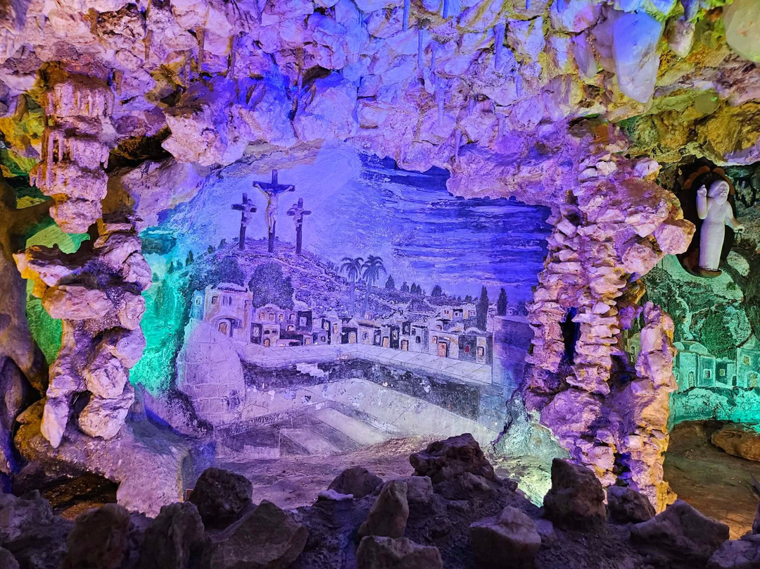Crystal Shrine Grotto-孟菲斯必去景点