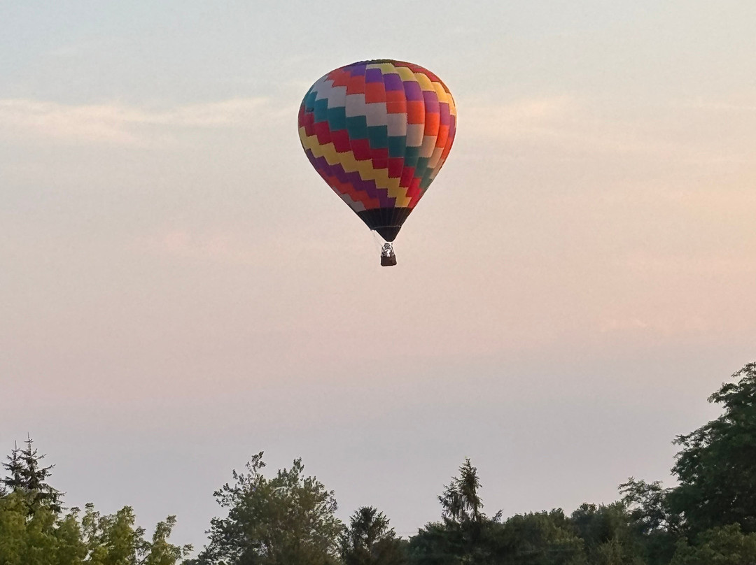 Ontario Hot Air Balloon Rides-基奇纳必去景点