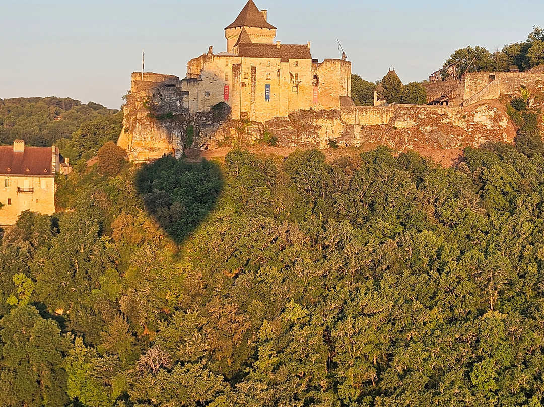 Montgolfiere et Chateaux-贝纳克和卡泽纳克必去景点
