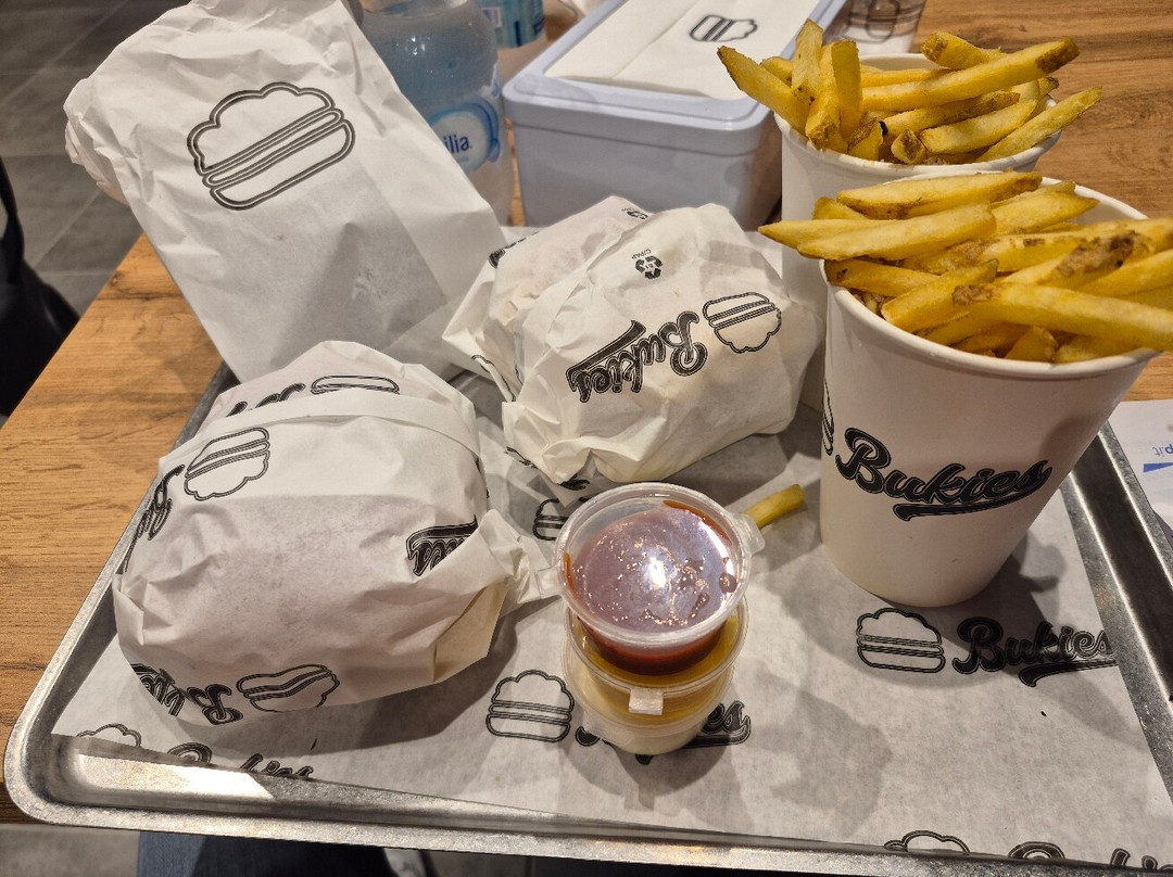 Bukies Burger & Cookies