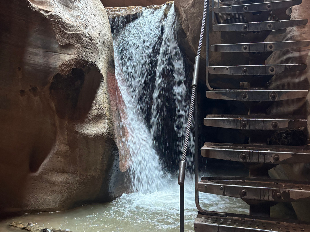 Kanarra Falls-Kanarraville必去景点