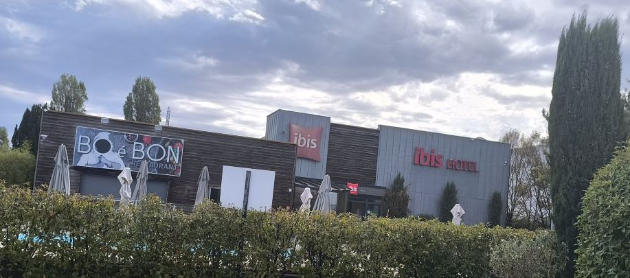 宜必思罗阿讷酒店-旅行者