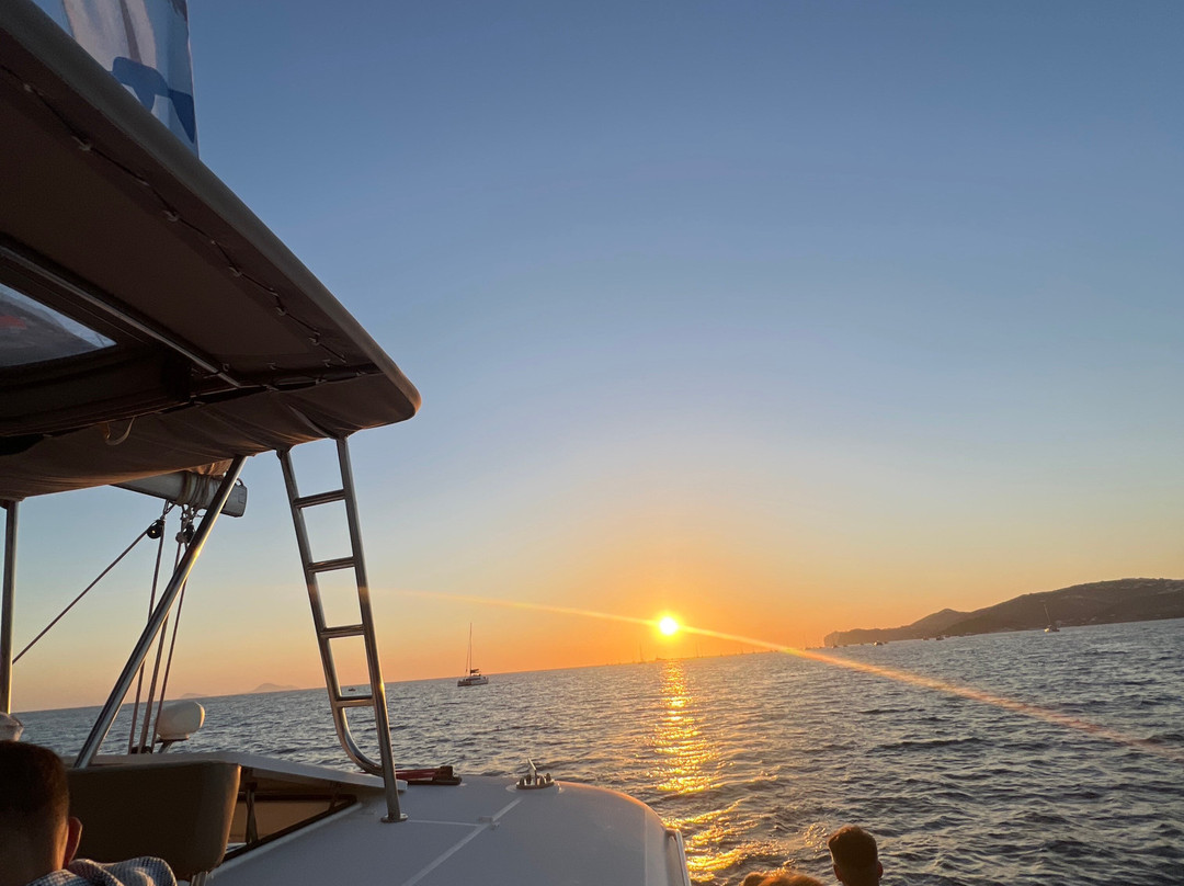 Vista Yachting Santorini-圣托里尼必去景点