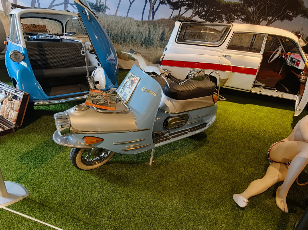 Zylinderhaus Nostalgie & Oldtimer Museum-贝恩卡斯特尔－屈斯必去景点