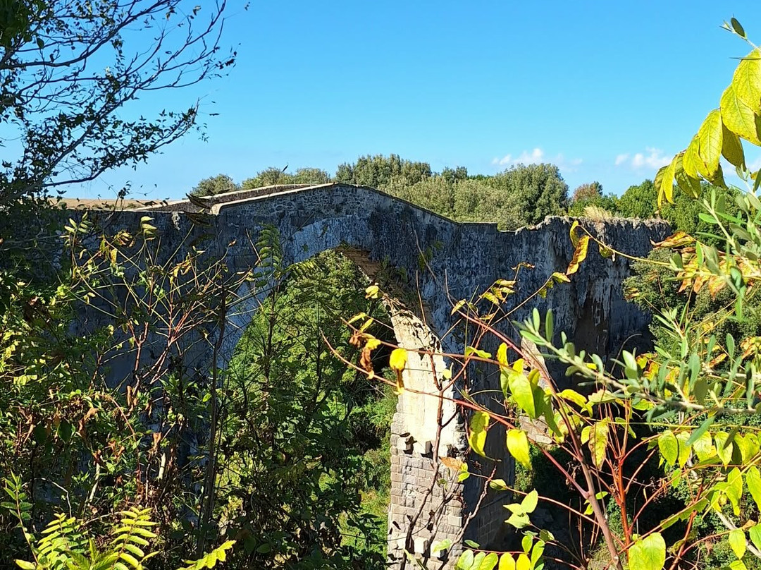 Ponte del Diavolo-Montalto di Castro必去景点