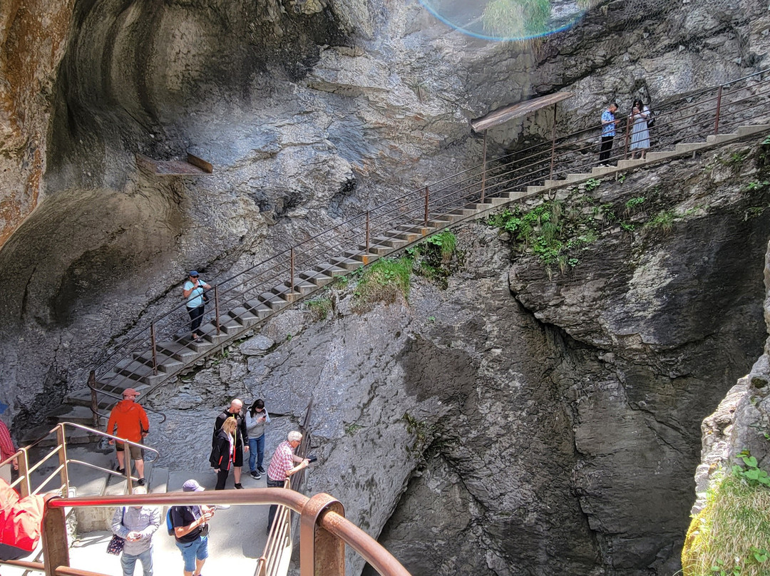 卢德本纳山谷瀑布-劳特布龙嫩必去景点