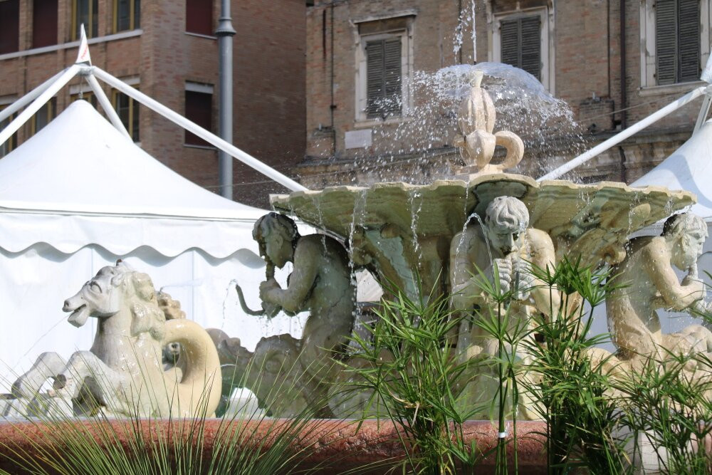 Fontana Di Piazza Del Popolo-Tre Ponti必去景点