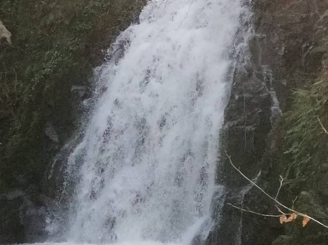 Gleno Waterfall景点图片